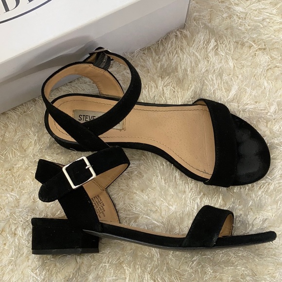 Steve Madden Shoes - Steve Madden Cache Sandals